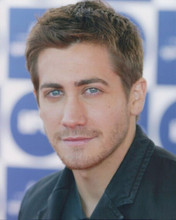 Jake Gyllenhaal Looking Handsome And Smiling At Event 8x10 Photograph