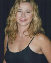 Linda Cardellini Smiling In Low Cut Shirt At Event 8x10 Photograph