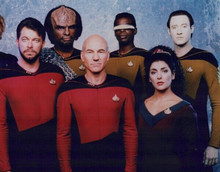 Star Trek The Next generation Patrick Stewart poses with Enterprise crew 8x10