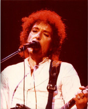 Bob Dylan 1980's era vintage 8x10 press photo on stage in concert singing