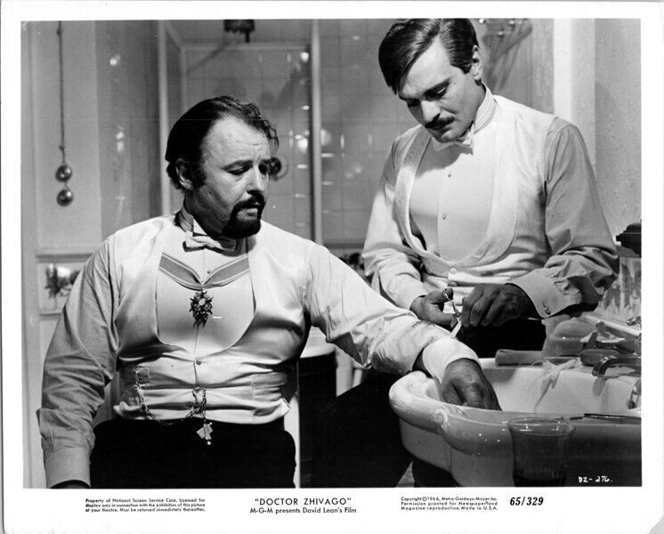 Doctor Zhivago 1966 Movie Omar Sharif Bathroom Scene 8x10 Original