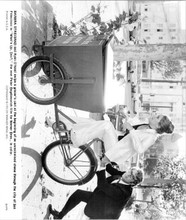 What's Up Doc 1972 original 8x10 photo Ryan O'Neal pushes Barbra Streisand bike