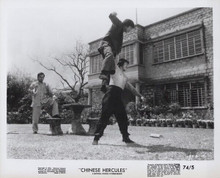 Chinese Hercules 1974 original 8x10 photo Michael Wai-Man Chan holds up man