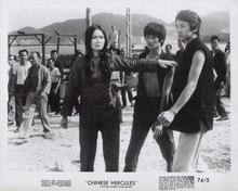 Chinese Hercules 1974 original 8x10 photo Fan Chiang instructs 2 men