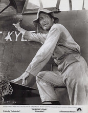 Peter O'Toole climbs up by-plane 1971 original 8x10 photo Murphy's War