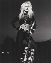 Lita Ford 1980's publicity pose the Runaways lead guitarist 8x10 inch photo