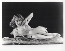 Fay Wray in skimpy outfit lies on ground looking frightened King Kong 8x10 photo