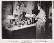 The Story on Page One 1960 original 8x10 photo Rita Hayworth looks in the mirror
