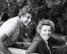 On Golden Pond 1981 director Mark Rydell & Katharine Hepburn on set 8x10 photo