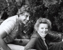On Golden Pond 1981 director Mark Rydell & Katharine Hepburn on set 8x10 photo