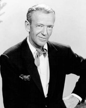 Fred Astaire dapper as ever in 1968 TV series It Takes A Thief 8x10 inch photo