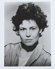 Sigourney Weaver portrait from movie Aliens 8x10 photo