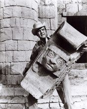 Lee Majors as The Six Million Dollar Man lifting Egyptian stone 8x10 photo