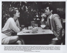 Perfect 1985 original 8x10 photo Jamie Lee Curtis dines with John Travolta