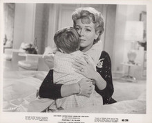 Portrait in Black 1960 original 8x10 photo Lana Turner hugs Dennis Kohler
