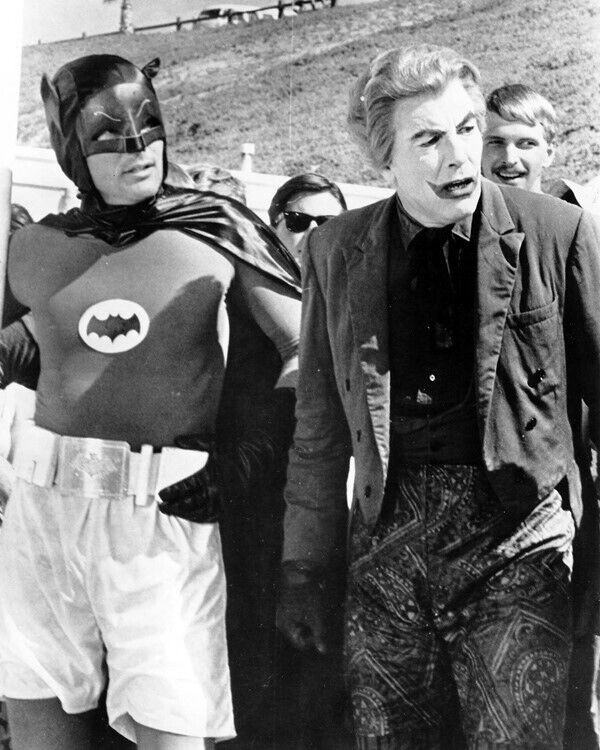 Batman Tv Adam West In Batsuit And Swimshorts Cesar Romero Joker 8x10 Photo Moviemarket