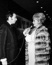 Connie Stevens 1968 in fur coat interviews Eddie Fisher hubby 8x10 inch photo