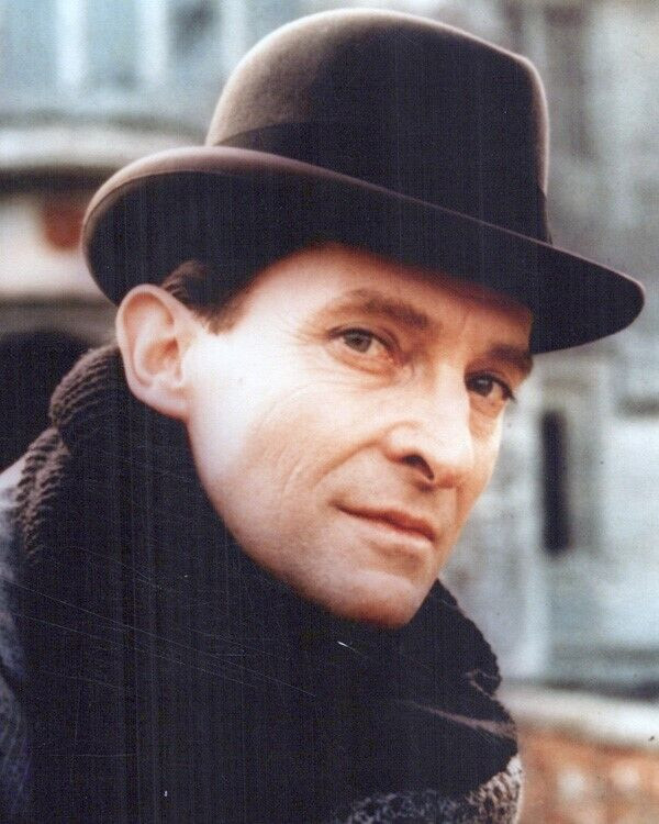 Jeremy Brett portrait Adventures of Sherlock Holmes TV series 8x10 inch photo Moviemarket