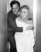 Robert Vaughn with unidentified woman in towel Man From UNCLE TV 8x10 photo
