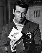 James Garner as Hendley the Scrounger 1963 The Great Escape 8x10 inch photo
