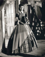 Vivien Leigh full body pose in period costume Gone With The Wind 8x10 photo