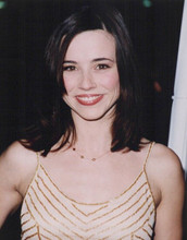 Linda Cardellini on red carpet smiles for press 8x10 inch photo