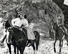 The Big Country Gregory Peck kisses jean Simmons Alfonso Bedoya 8x10 inch photo