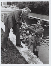 Dynasty 1982 John Forsythe rescues Linda Evans from pond Joan Collins 8x10 photo