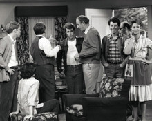 Happy Days Richie Howard Fonzie Potsy Marian & Joanie living room 8x10 photo
