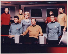 Star Trek vintage 8x10 inch photo Enterprise crew on the bridge classic lineup