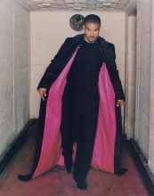 Shemar Moore full body pose in black cloak 8x10 inch photo
