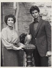 Falcon Crest Jane Wyman & Lorenzo Lamas pose with falcon bird 7x9 inch photo