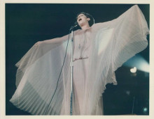 Barbra Streisand 1968 original 7x9 inch TV photo A Happening in Central Park