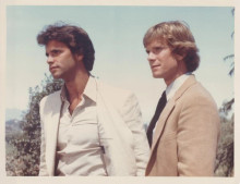 Falcon Crest original 7x9 inch TV photo Lorenzo Lamas Billy Moses snipe on back