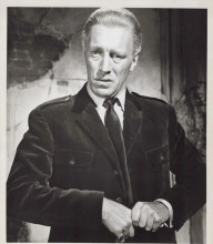 Max Von Sydow 1966 original 8x10 inch photo The Quiller Memorandum with snipe