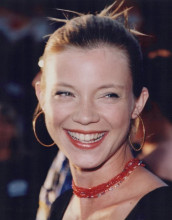 Amy Smart gives big smile for press on red carpet 8x10 inch press photo