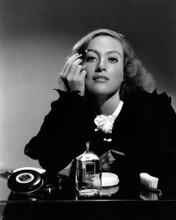 This is an image of Photograph & Poster of Joan Crawford 102854