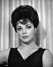 This is an image of Photograph & Poster of Joan Collins 102881