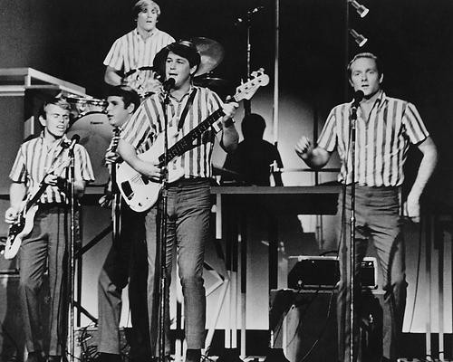 This is an image of Photograph & Poster of The Beach Boys 190358
