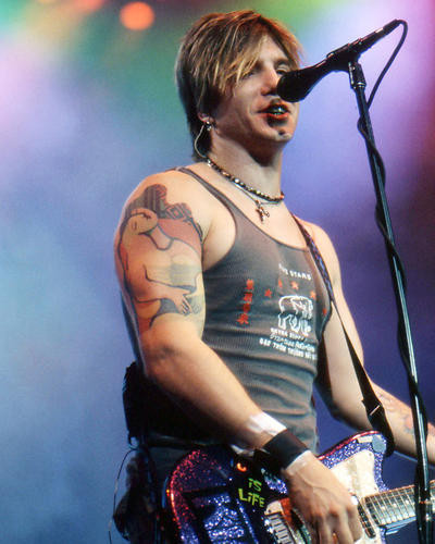This is an image of Photograph & Poster of Goo Goo Dolls 277415