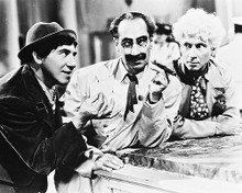 This is an image of Photograph & Poster of The Marx Brothers 161250