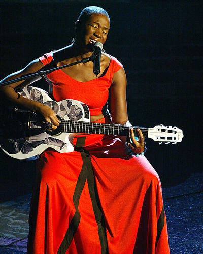This is an image of Photograph & Poster of India Arie 272438