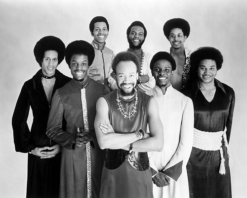 This is an image of Photograph & Poster of Earth Wind and Fire 197048
