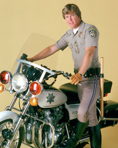 This is an image of Photograph & Poster of Larry Wilcox 298407