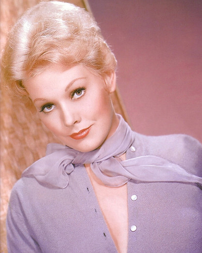 This is an image of Photograph & Poster of Kim Novak 298411