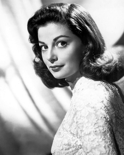This is an image of Photograph & Poster of Pier Angeli 103050