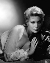 This is an image of Photograph & Poster of Kim Novak 103060