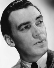 This is an image of Photograph & Poster of Walter Pidgeon 103068