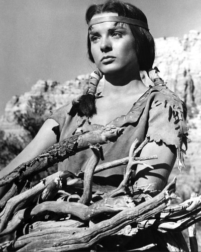 This is an image of Photograph & Poster of Jean Peters 103093