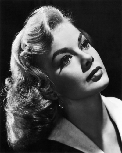 This is an image of Photograph & Poster of Leslie Parrish 103128